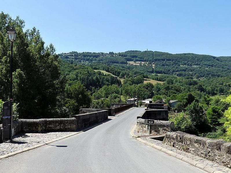 Au Pont D'olt Affittacamere